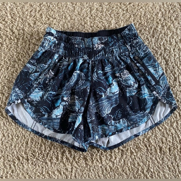 Lululemon Tracker Shorts V 4’ Eternal Wave Starlight Black Size 4 - Picture 3 of 7